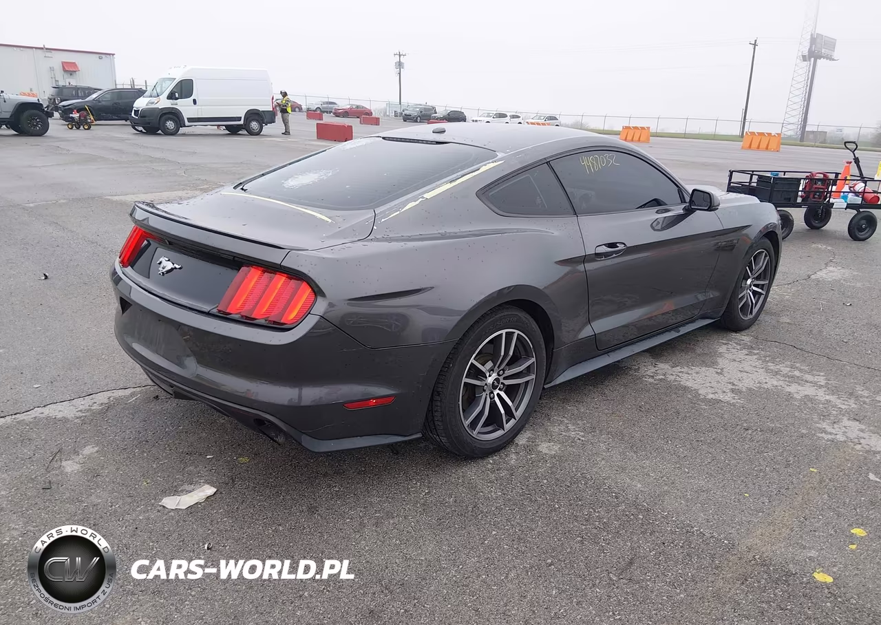 2015 Ford Mustang Ecoboost VIN:1FA6P8TH8F5299714 - 4