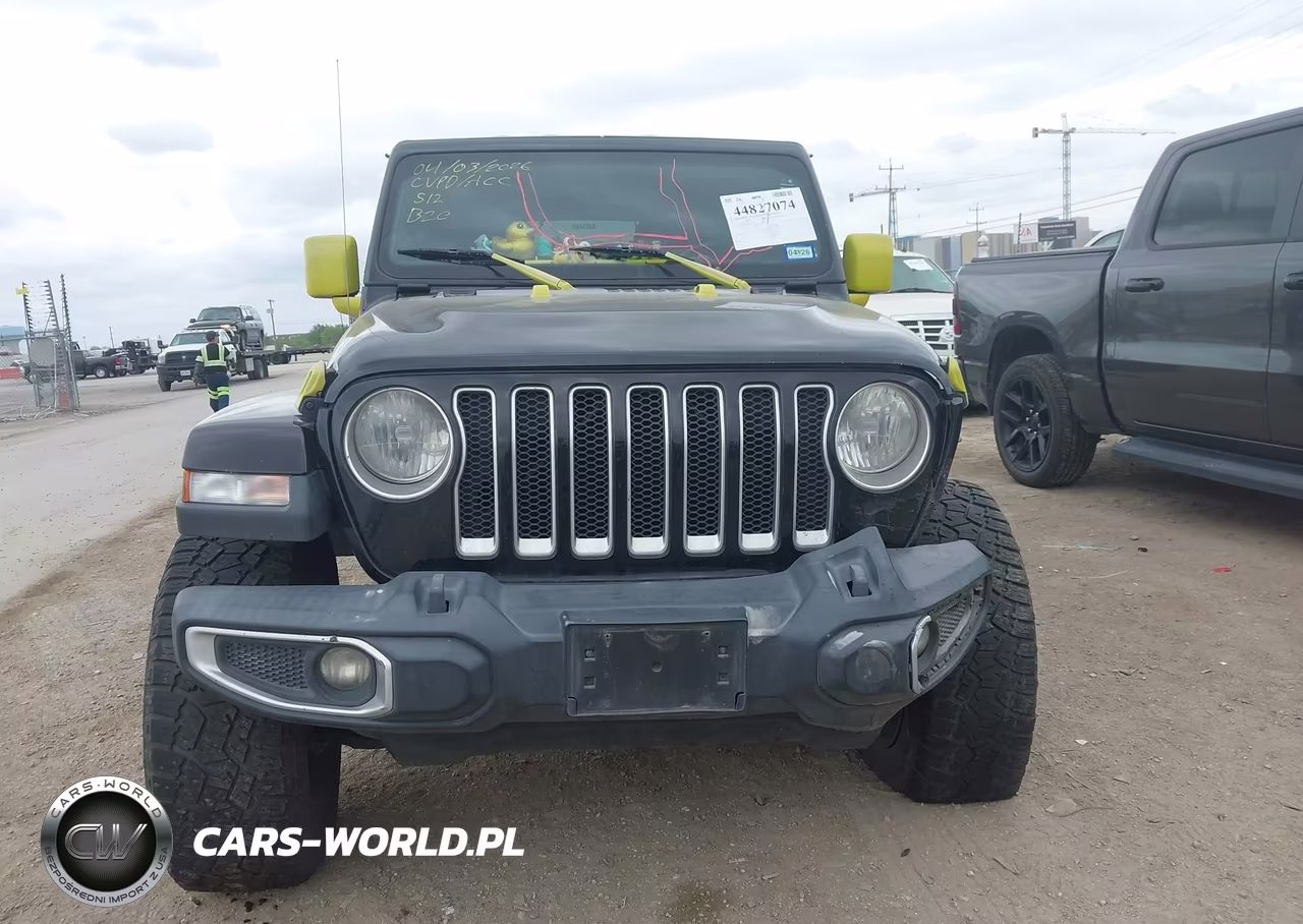 2018 Jeep Wrangler Unlimited Sahara 4X4 VIN:1C4HJXEG7JW175374 - 13