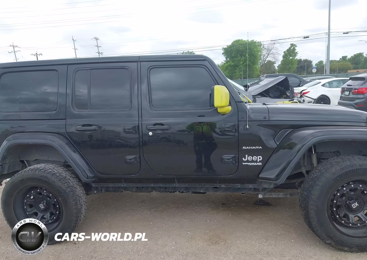 2018 Jeep Wrangler Unlimited Sahara 4X4 VIN:1C4HJXEG7JW175374 - 14