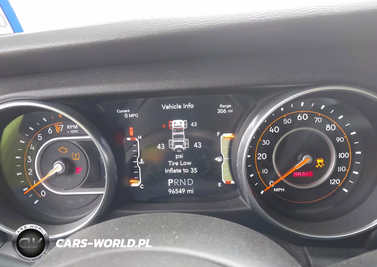 2018 Jeep Wrangler Unlimited Sahara 4X4 VIN:1C4HJXEG7JW175374 - 7