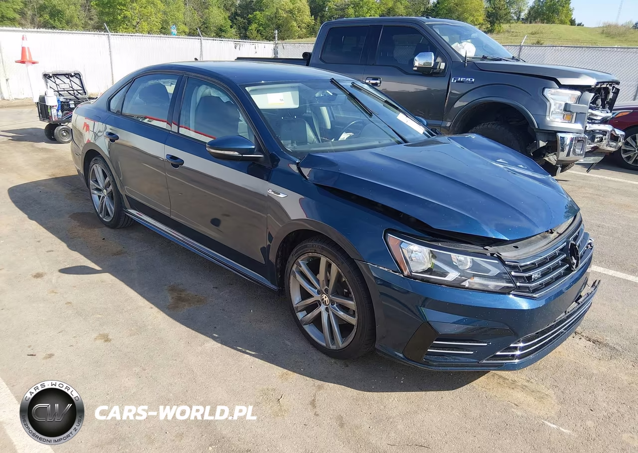 2018 Volkswagen Passat 2.0T R-Line-2.0T S