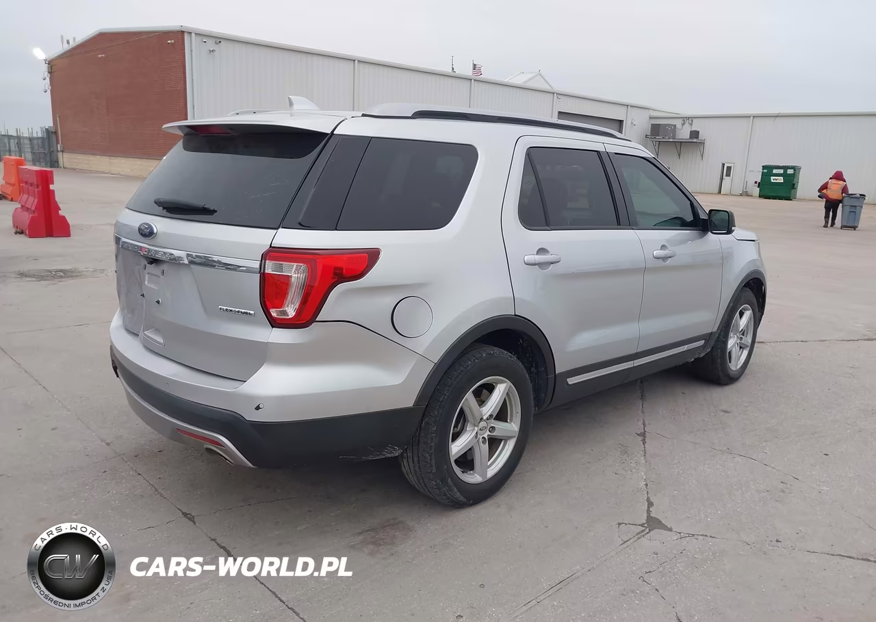 2016 Ford Explorer Xlt VIN:1FM5K7D8XGGA34470 - 4