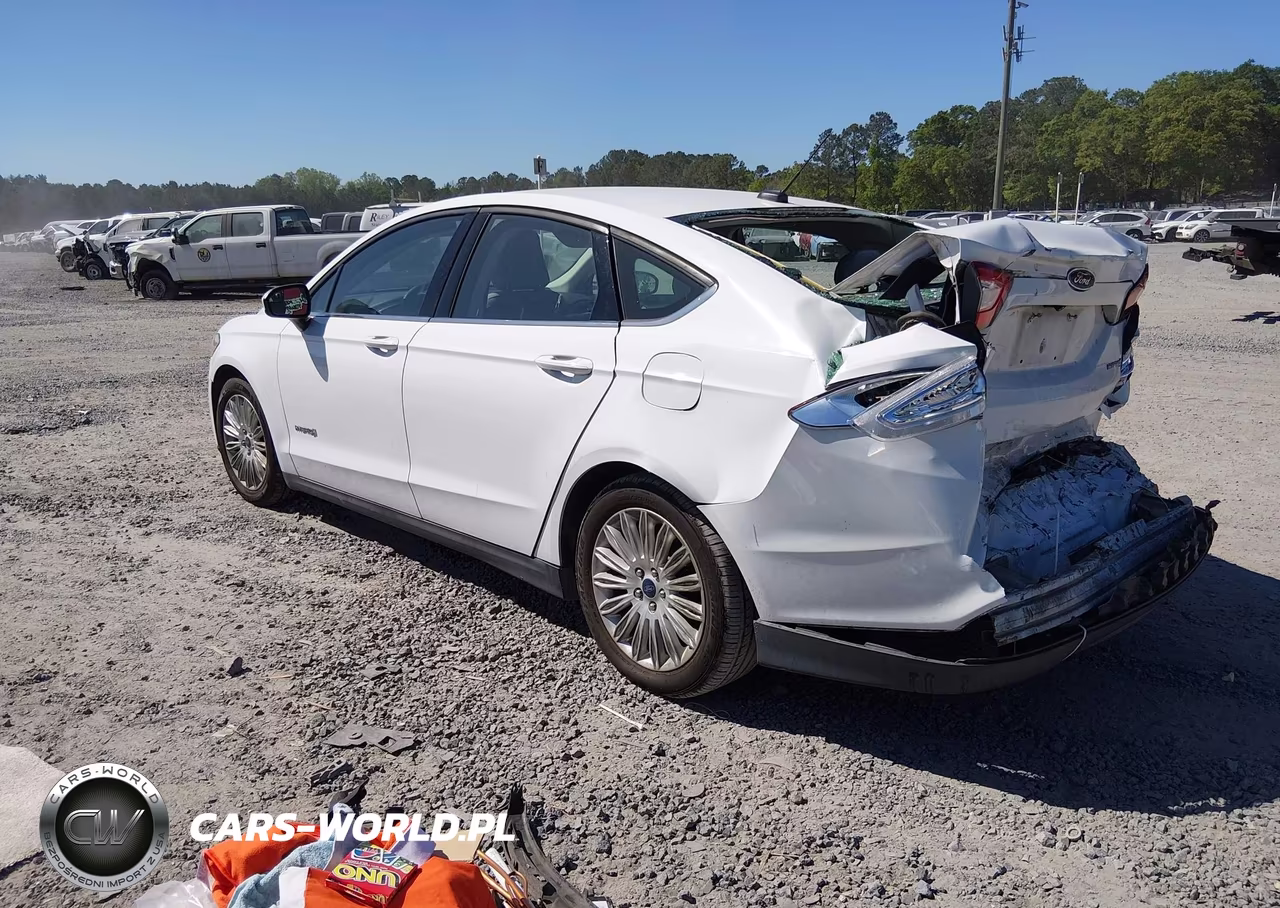 2015 Ford Fusion Hybrid S VIN:3FA6P0UUXFR197809 - 3
