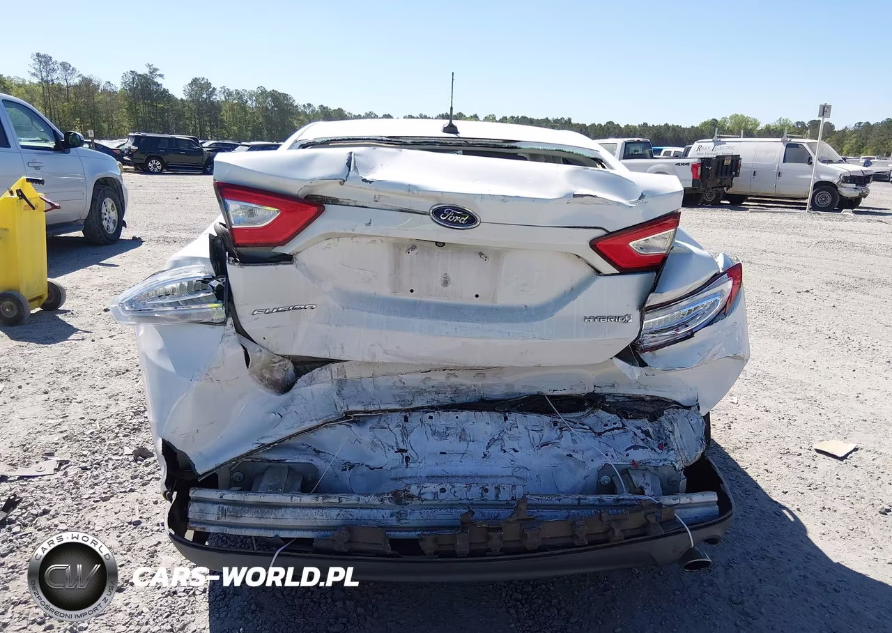 2015 Ford Fusion Hybrid S VIN:3FA6P0UUXFR197809 - 6