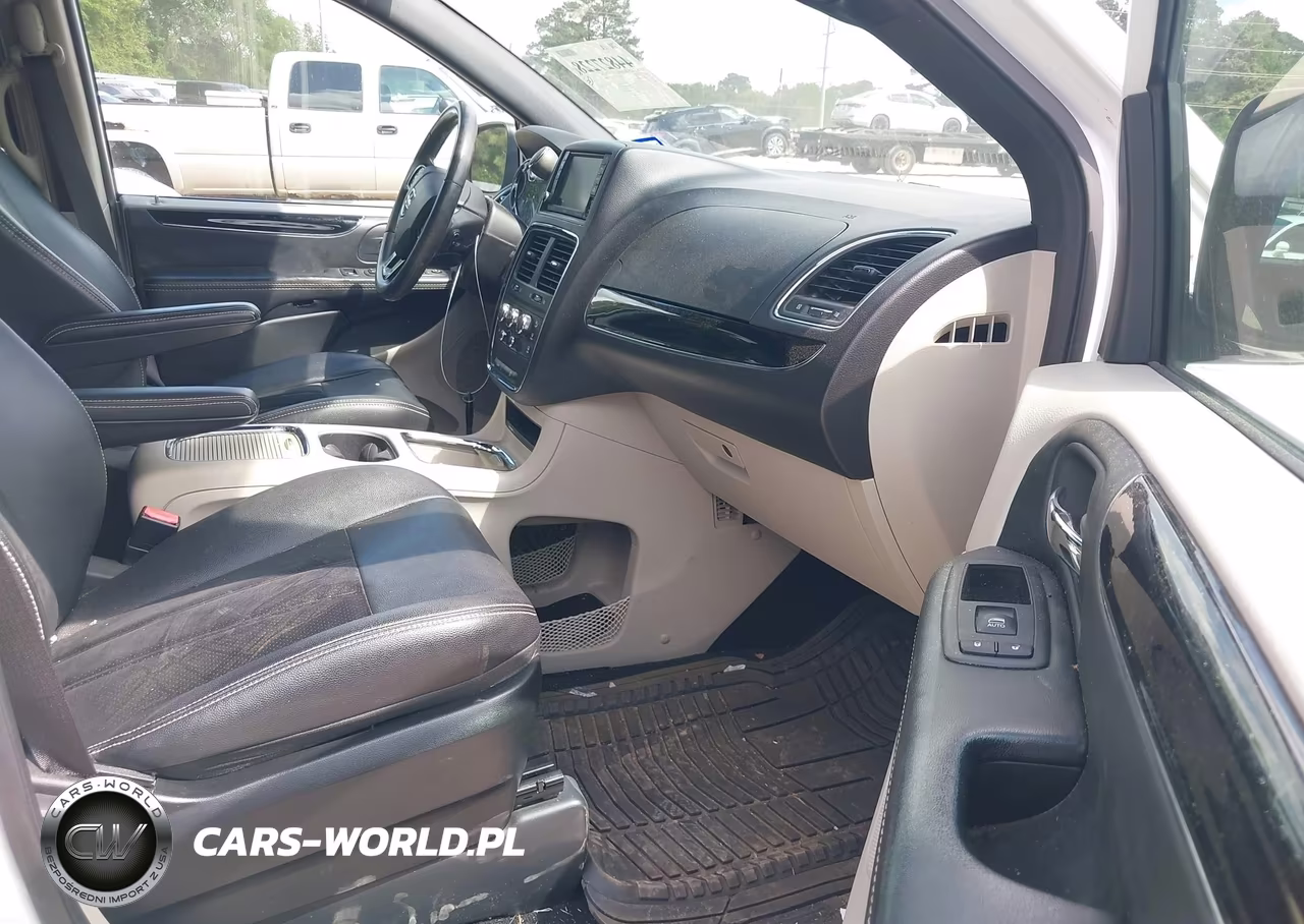 2018 Dodge Grand Caravan Sxt VIN:2C4RDGCG1JR300215 - 5