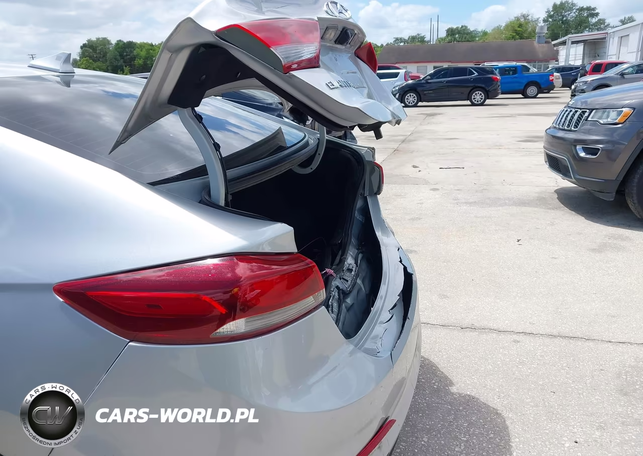 2018 Hyundai Elantra Value Edition VIN:KMHD84LF9JU577357 - 6