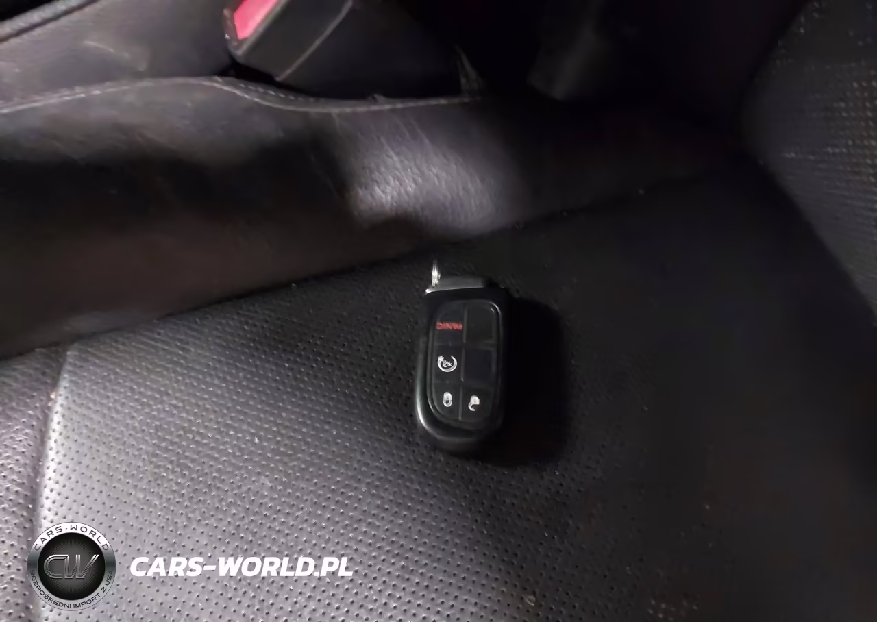 2015 Ram 1500 Laramie VIN:1C6RR7VM2FS578879 - 11