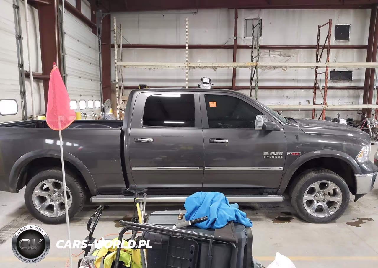 2015 Ram 1500 Laramie VIN:1C6RR7VM2FS578879 - 13