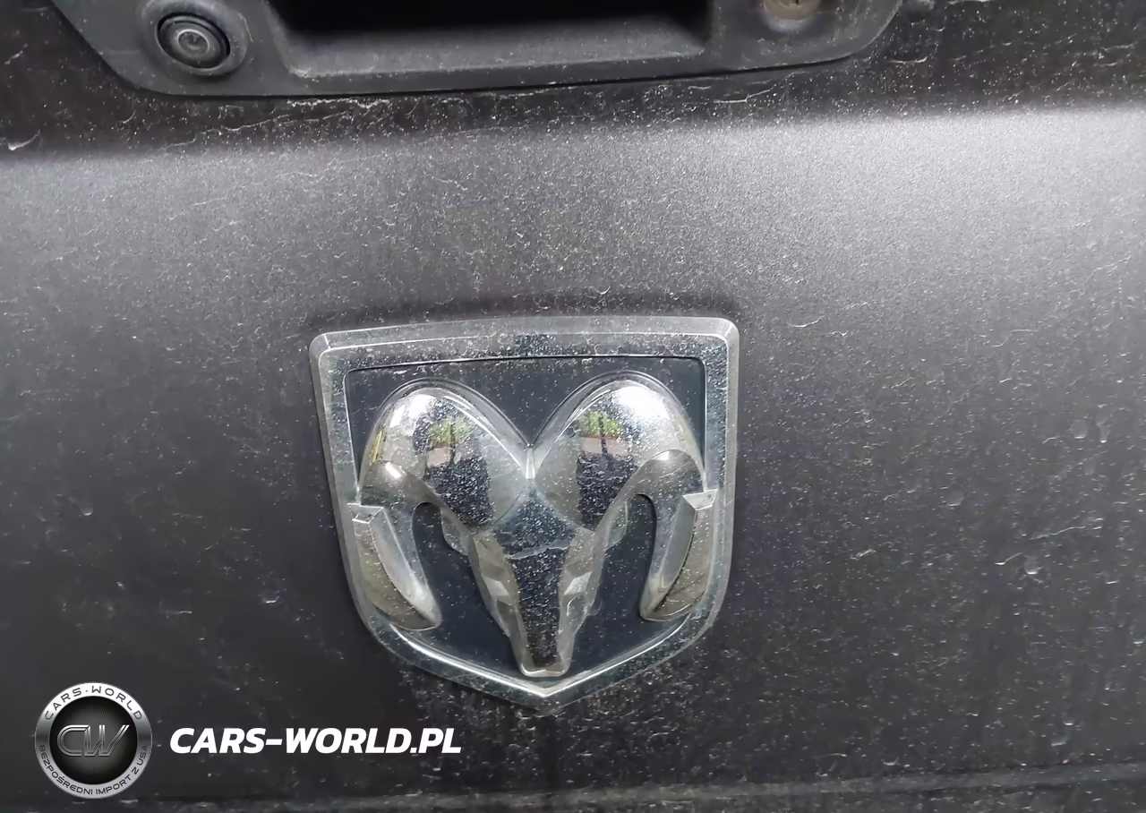 2015 Ram 1500 Laramie VIN:1C6RR7VM2FS578879 - 16