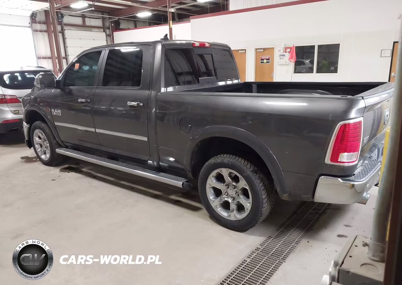 2015 Ram 1500 Laramie VIN:1C6RR7VM2FS578879 - 3