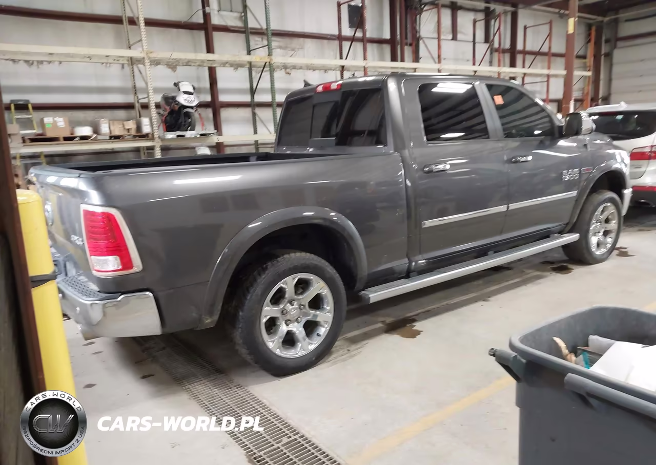 2015 Ram 1500 Laramie VIN:1C6RR7VM2FS578879 - 4