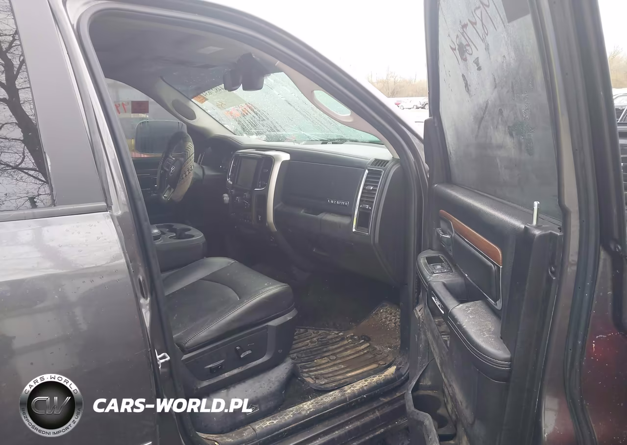2015 Ram 1500 Laramie VIN:1C6RR7VM2FS578879 - 5
