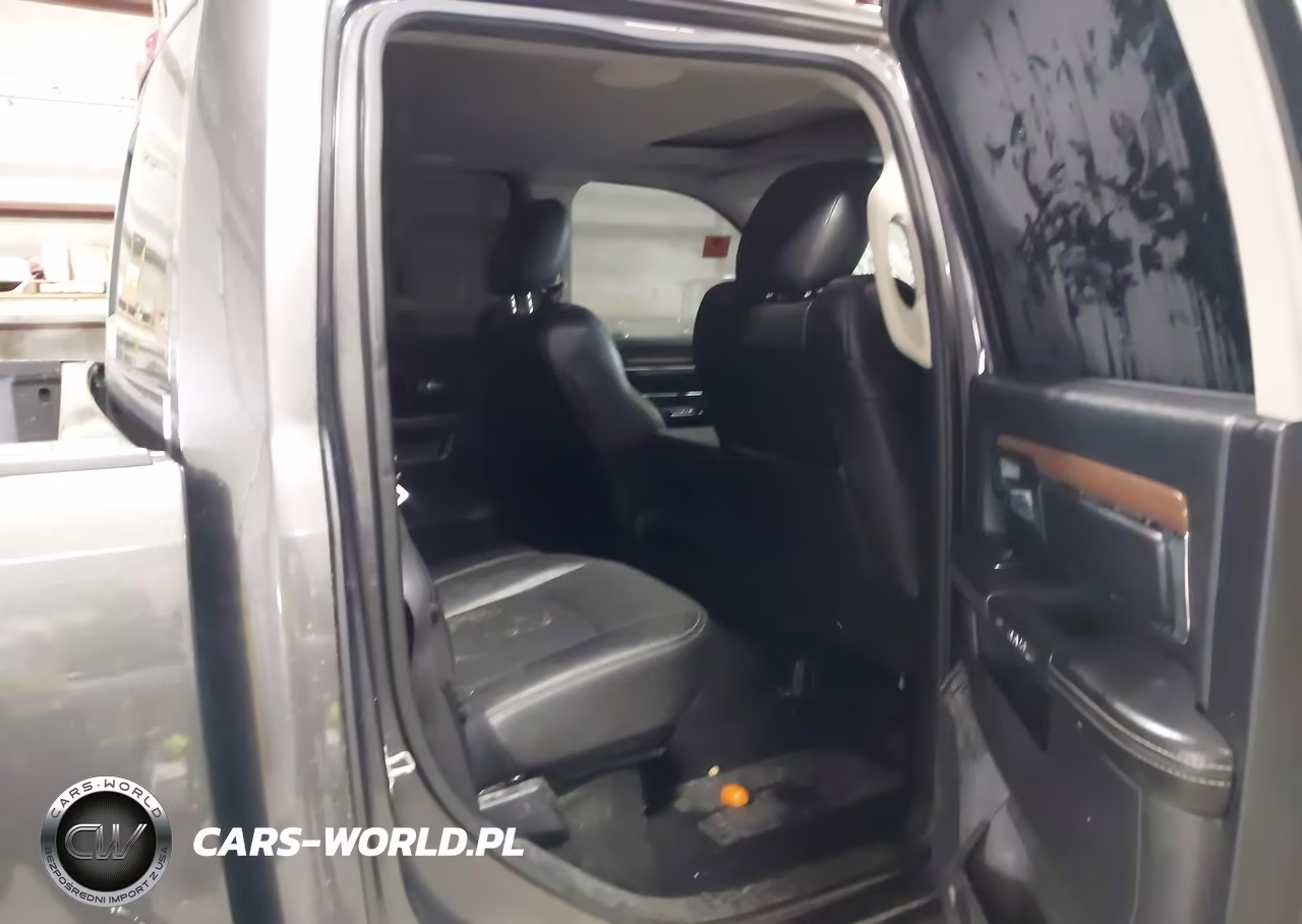 2015 Ram 1500 Laramie VIN:1C6RR7VM2FS578879 - 8