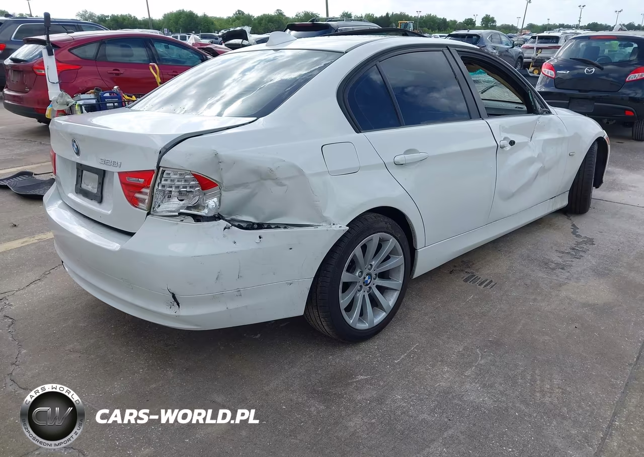 2011 BMW 328I VIN:WBAPH5G51BNM72572 - 4