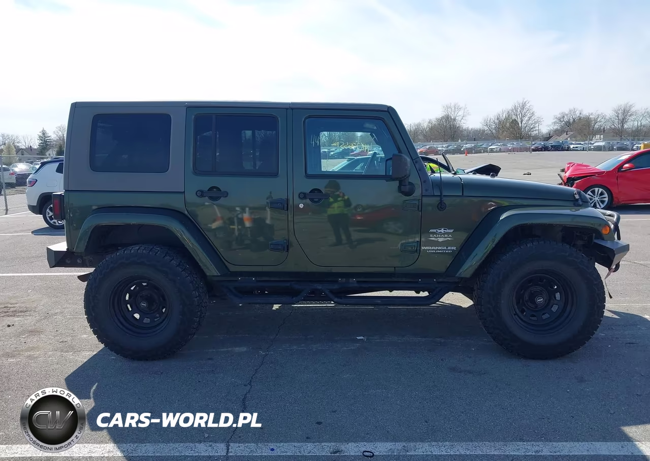 2008 Jeep Wrangler Unlimited Sahara VIN:1J4GA59148L634579 - 13