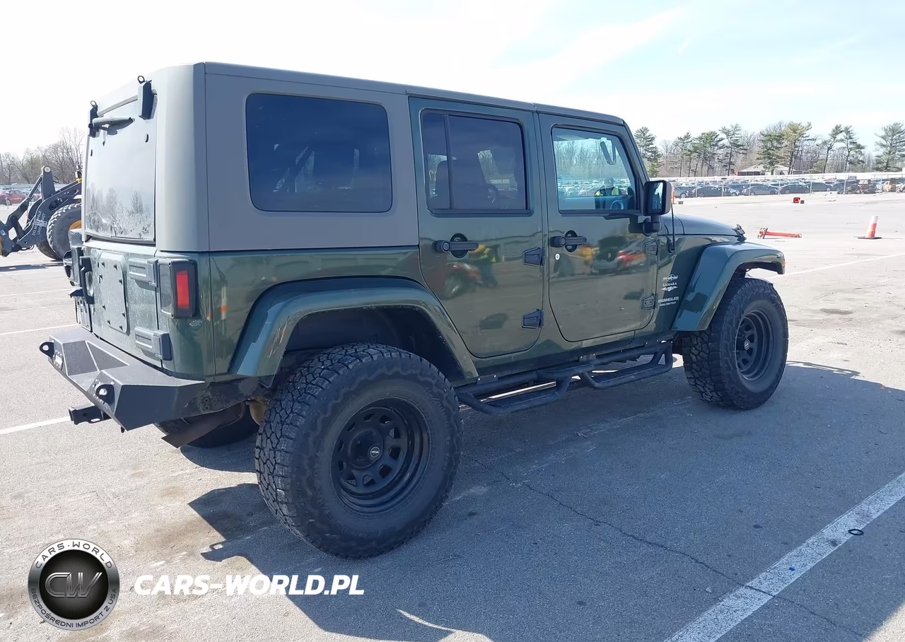 2008 Jeep Wrangler Unlimited Sahara VIN:1J4GA59148L634579 - 4