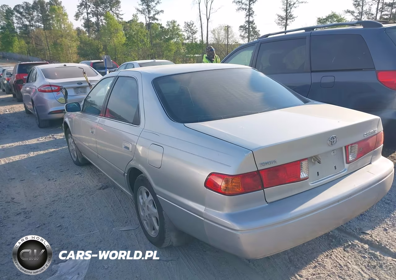 2000 Toyota Camry Le VIN:JT2BG22K0Y0393534 - 3