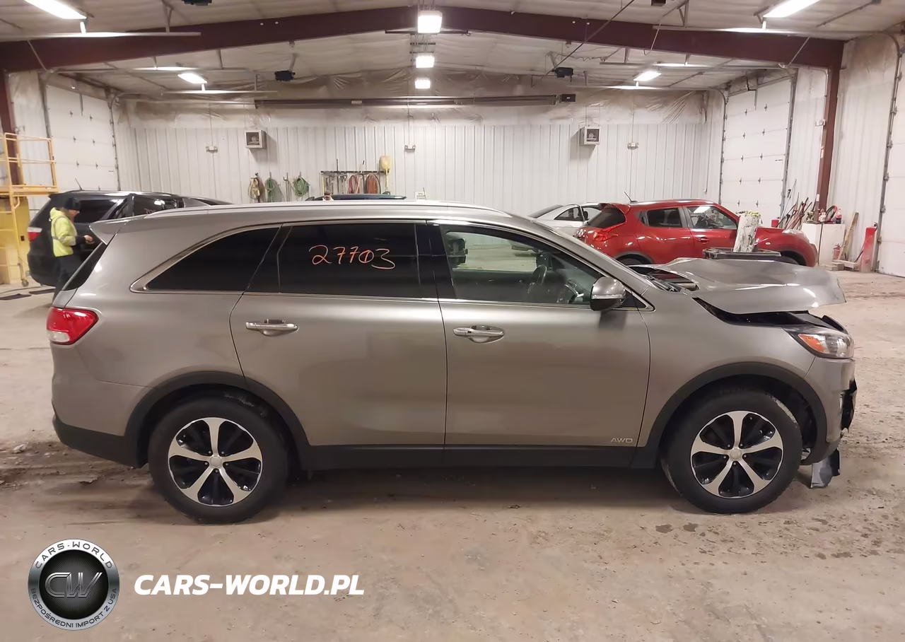2018 Kia Sorento 2.0T Ex VIN:5XYPHDA10JG360175 - 14