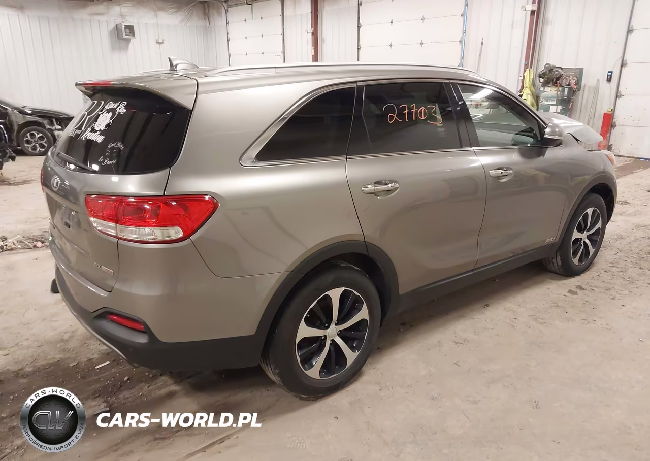 2018 Kia Sorento 2.0T Ex VIN:5XYPHDA10JG360175 - 4