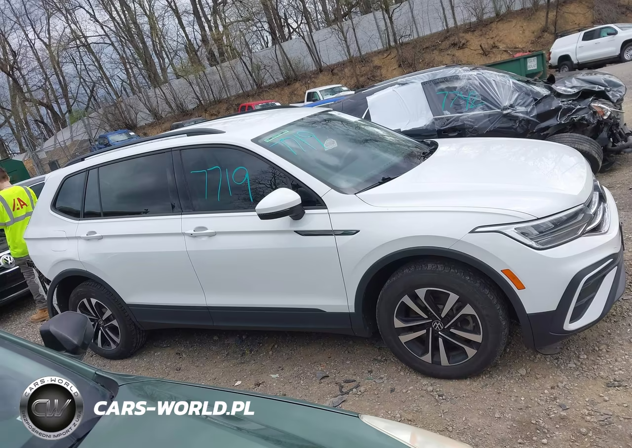 2023 Volkswagen Tiguan 2.0T S VIN:3VVRB7AX1PM042921 - 14