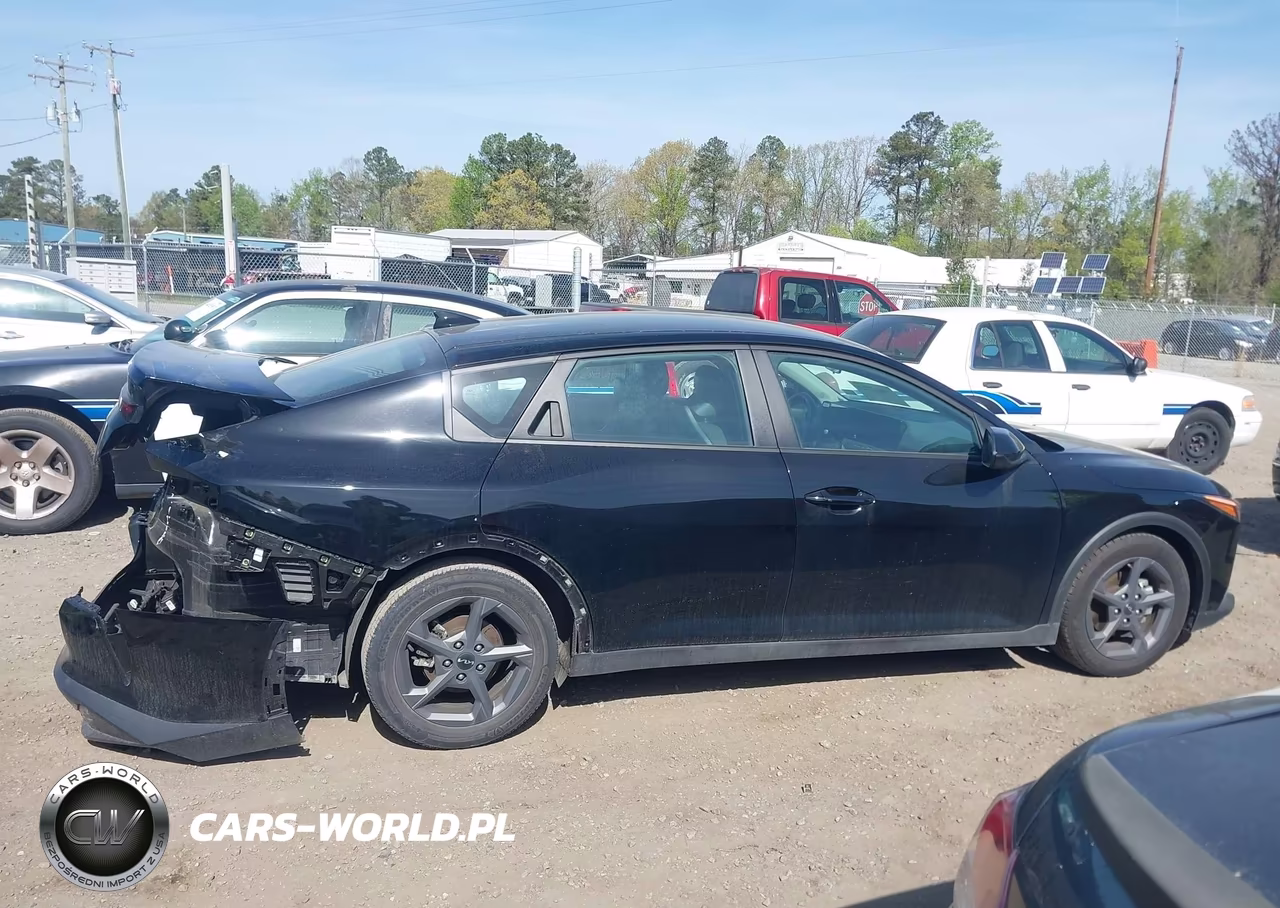 2025 Kia K4 Lxs VIN:3KPFT4DE6SE024683 - 14