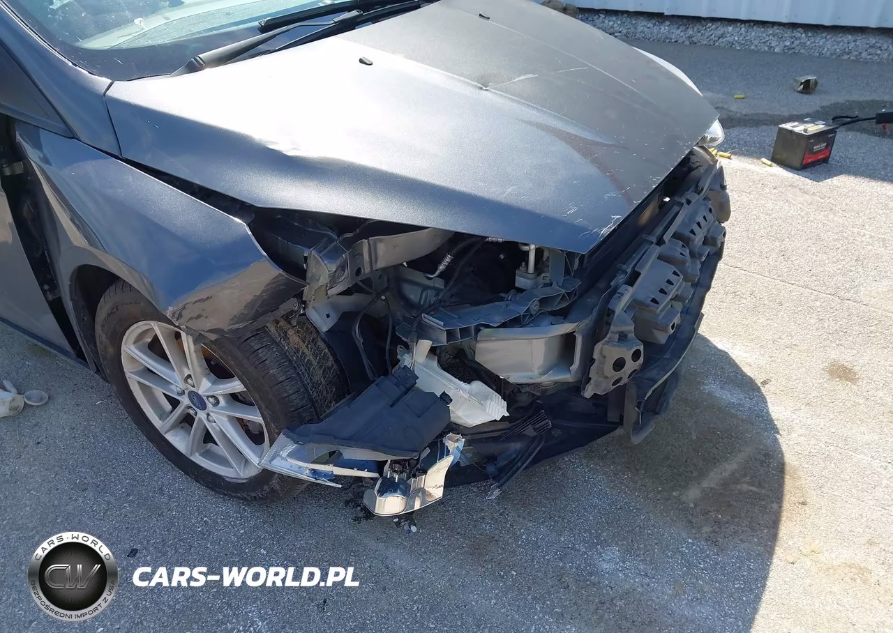 2017 Ford Focus Se VIN:1FADP3F29HL280041 - 6