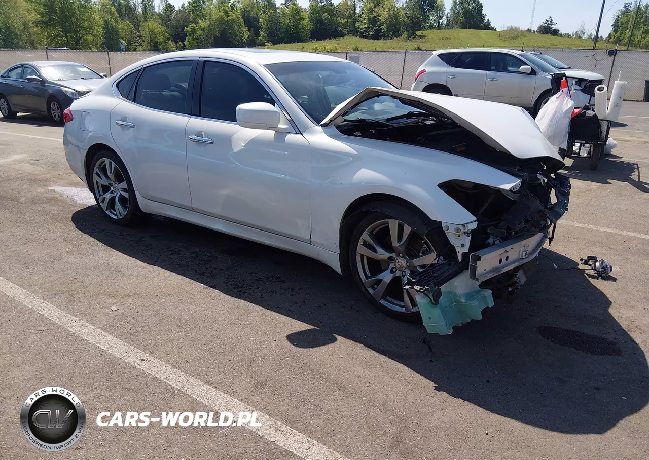 2013 Infiniti M37