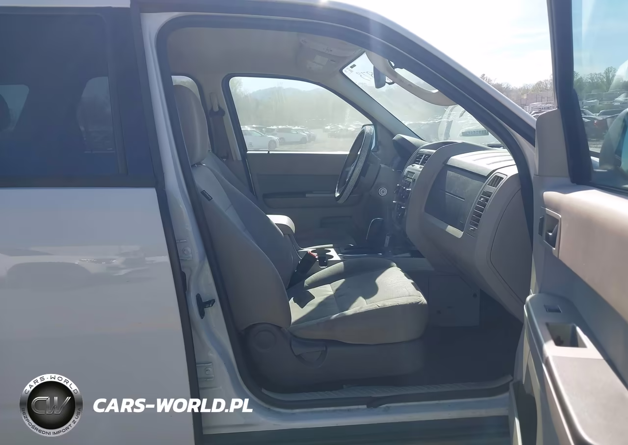 2012 Ford Escape Hybrid VIN:1FMCU5K3XCKA47448 - 5