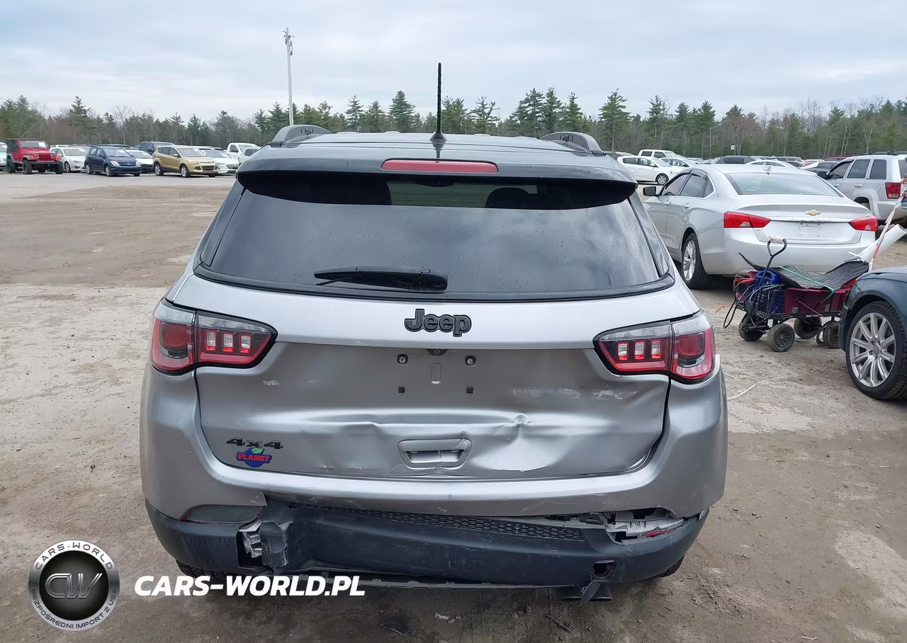 2018 Jeep Compass Altitude 4X4 VIN:3C4NJDBB0JT313482 - 17