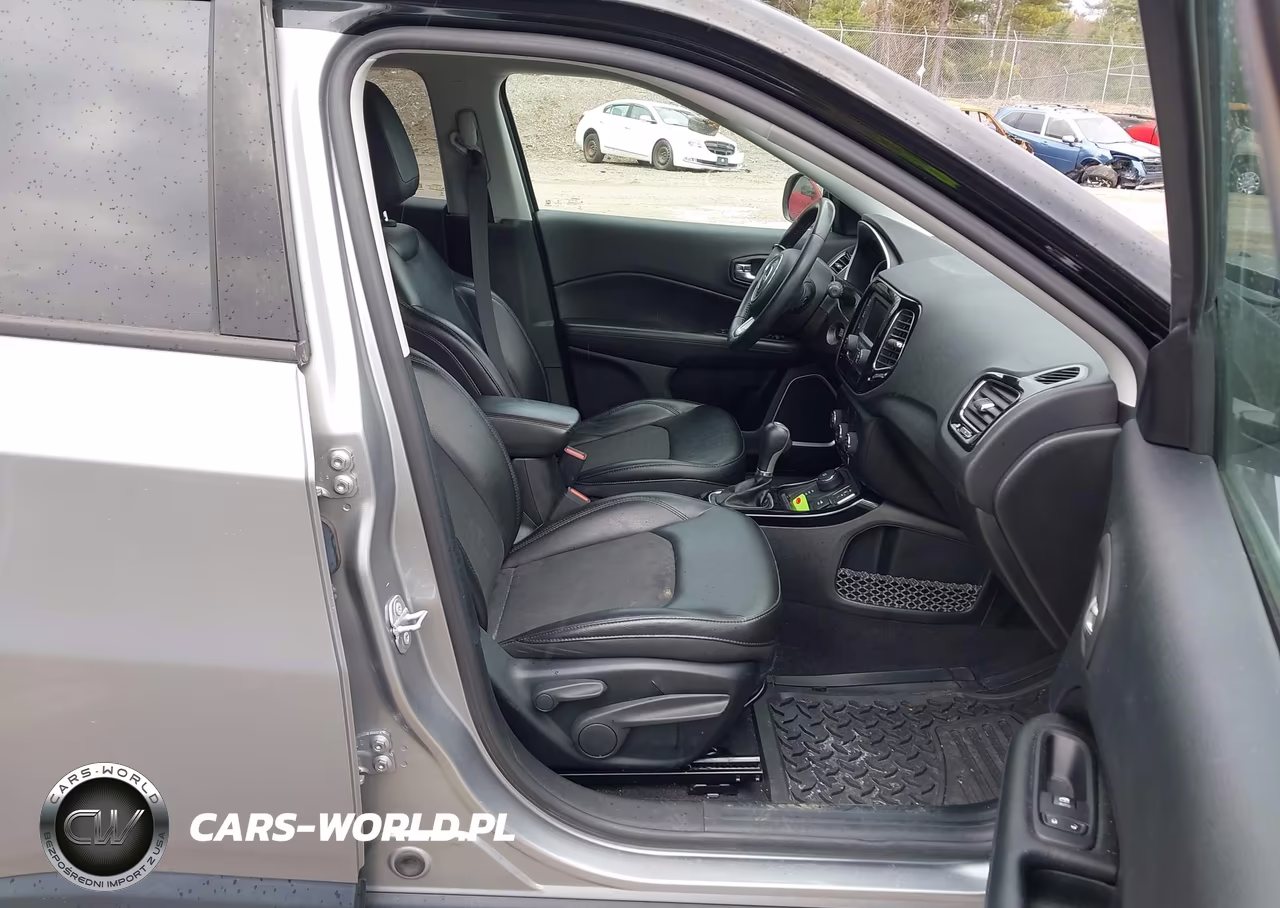 2018 Jeep Compass Altitude 4X4 VIN:3C4NJDBB0JT313482 - 5