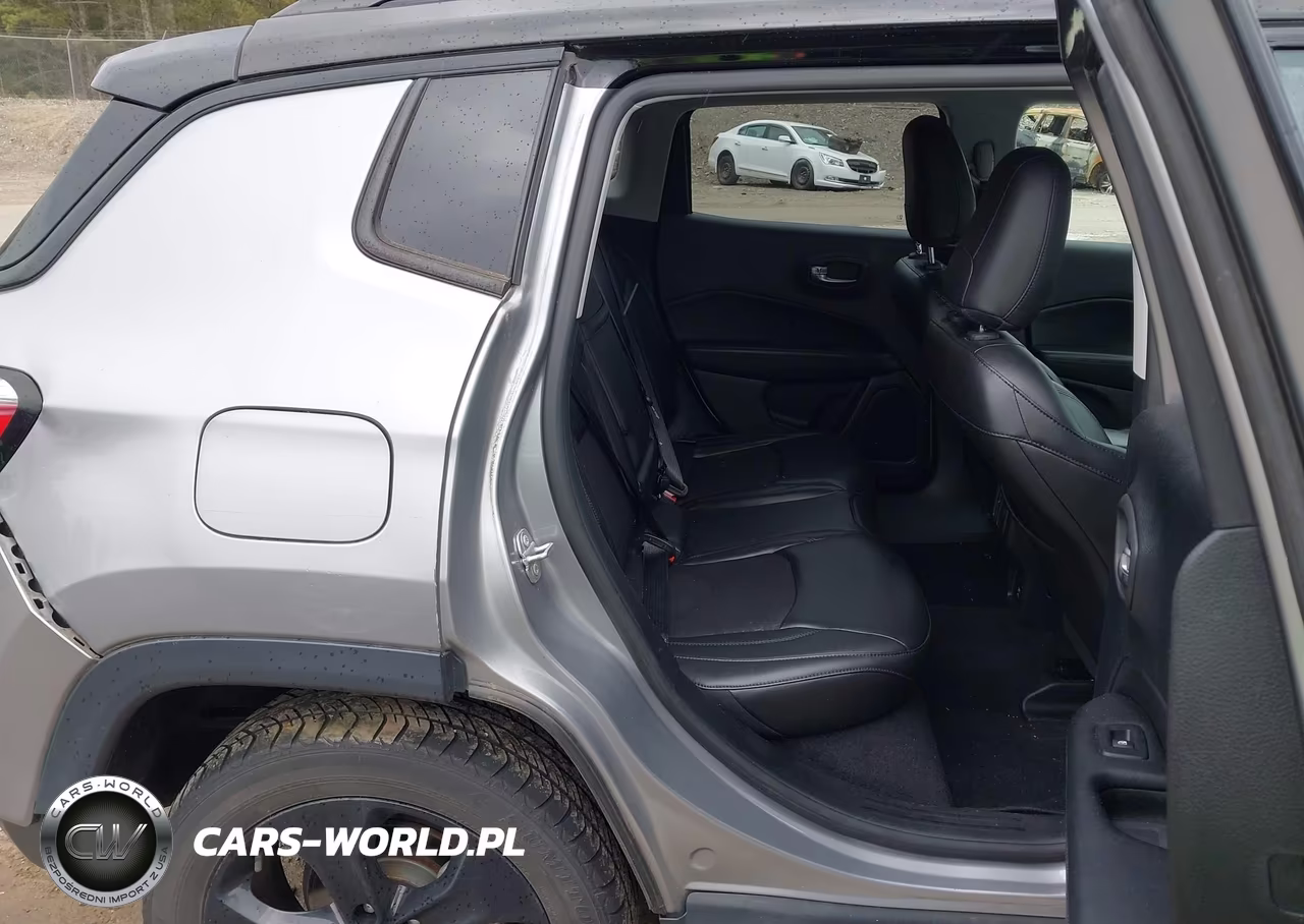 2018 Jeep Compass Altitude 4X4 VIN:3C4NJDBB0JT313482 - 8
