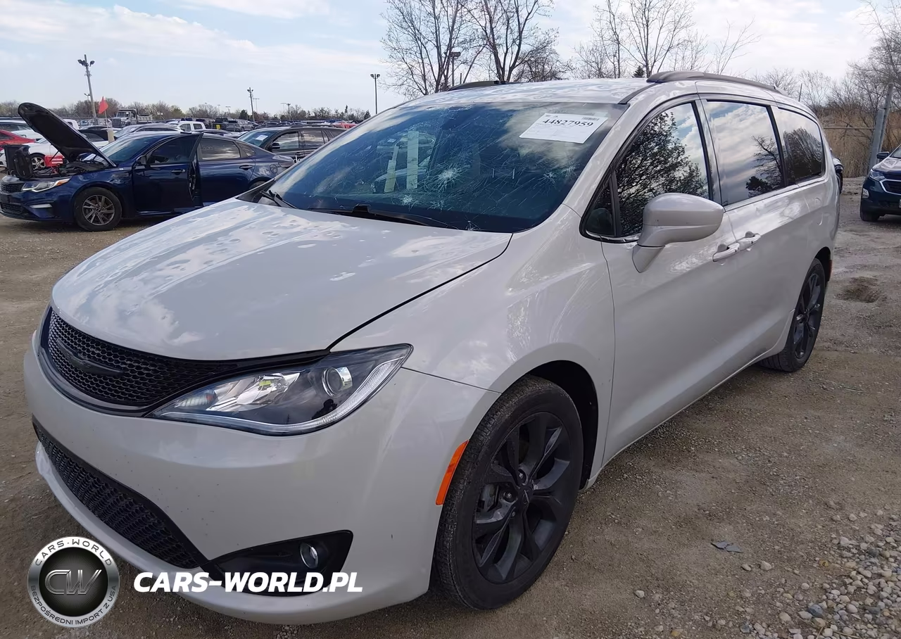 2020 Chrysler Pacifica Touring L Plus VIN:2C4RC1EG3LR210032 - 2