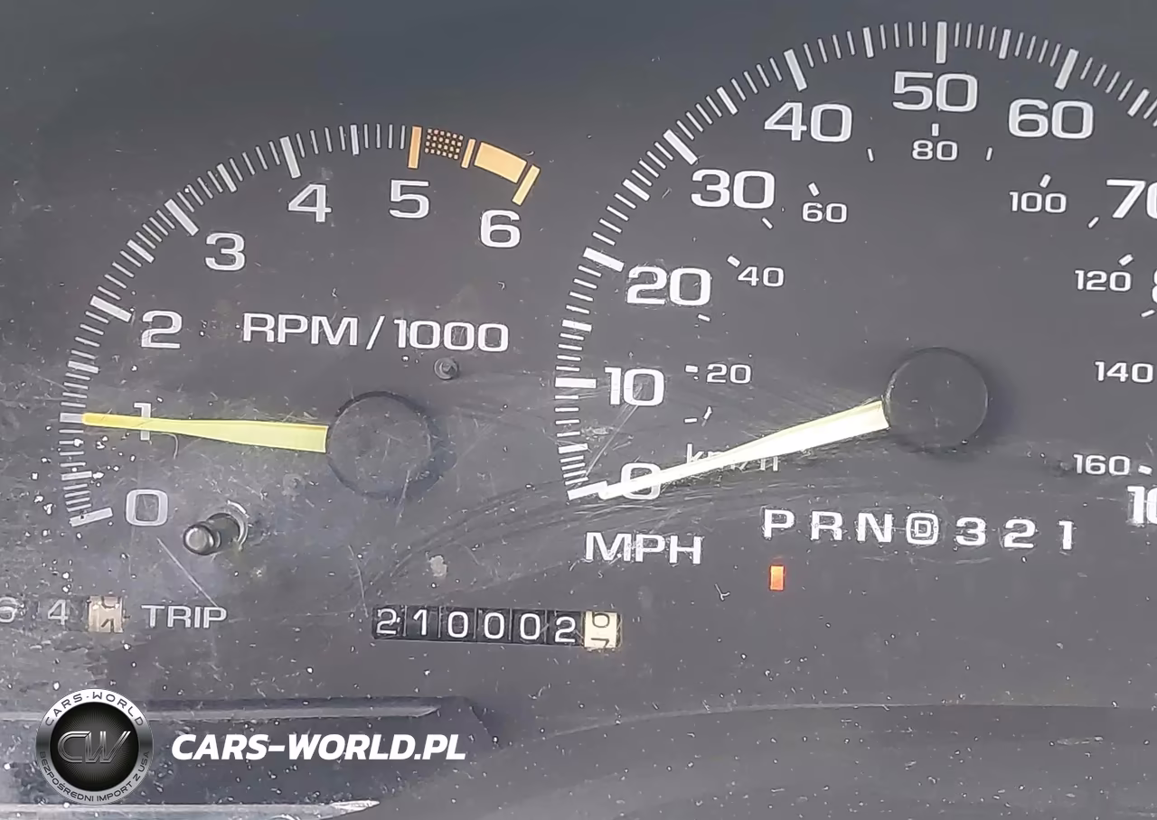 1996 Chevrolet Suburban C1500 VIN:3GNEC16R6TG169844 - 15