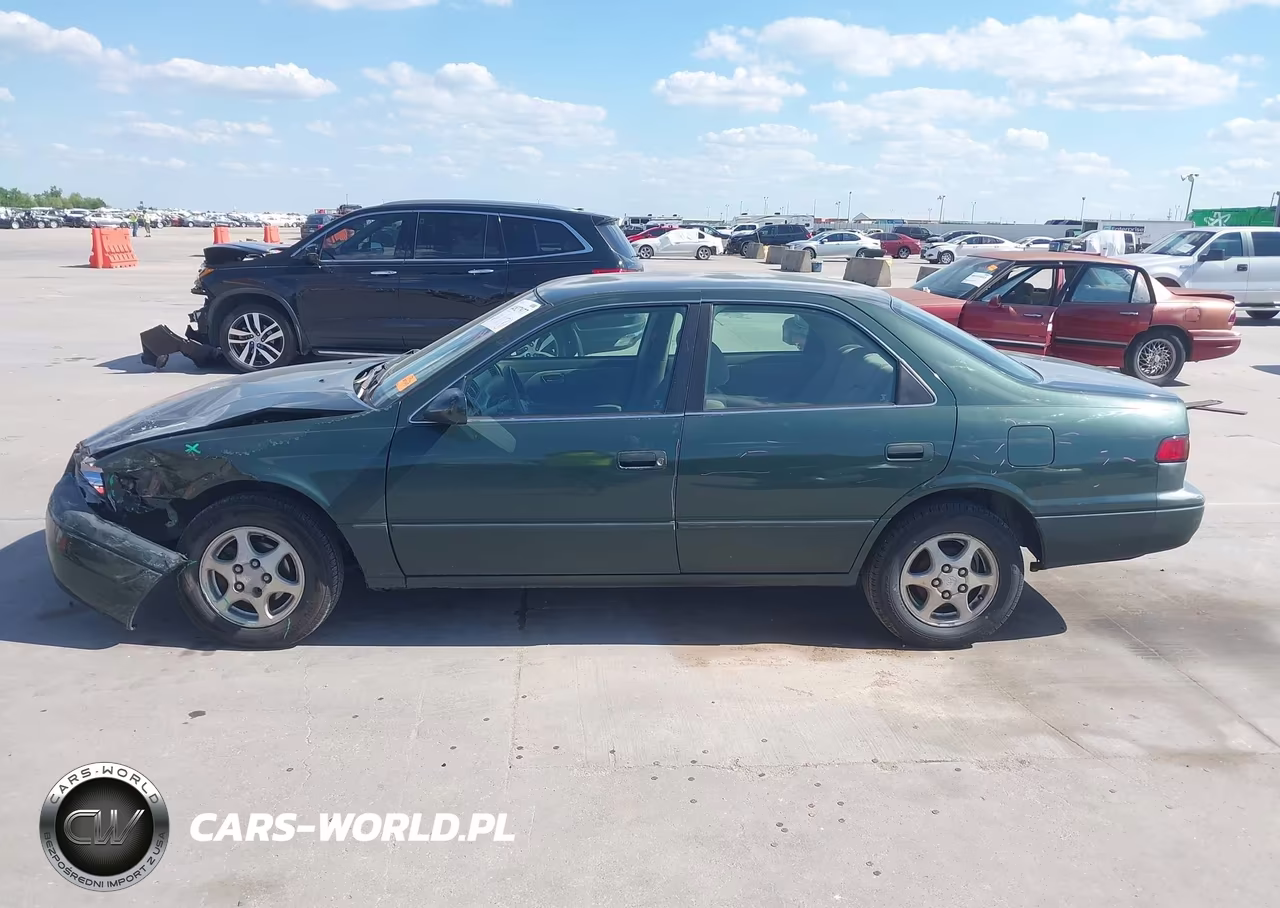 1999 Toyota Camry Le VIN:4T1BG22K4XU520893 - 14