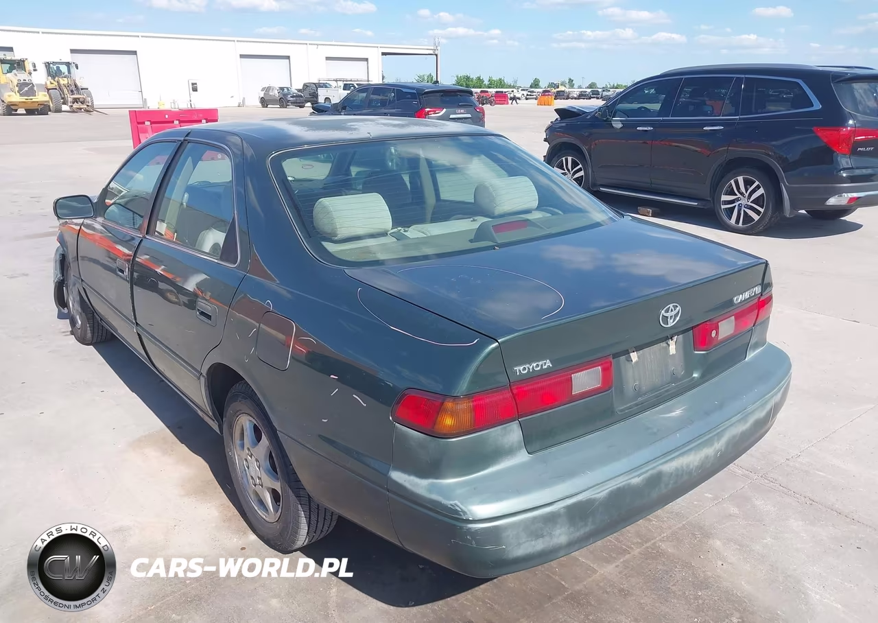 1999 Toyota Camry Le VIN:4T1BG22K4XU520893 - 3