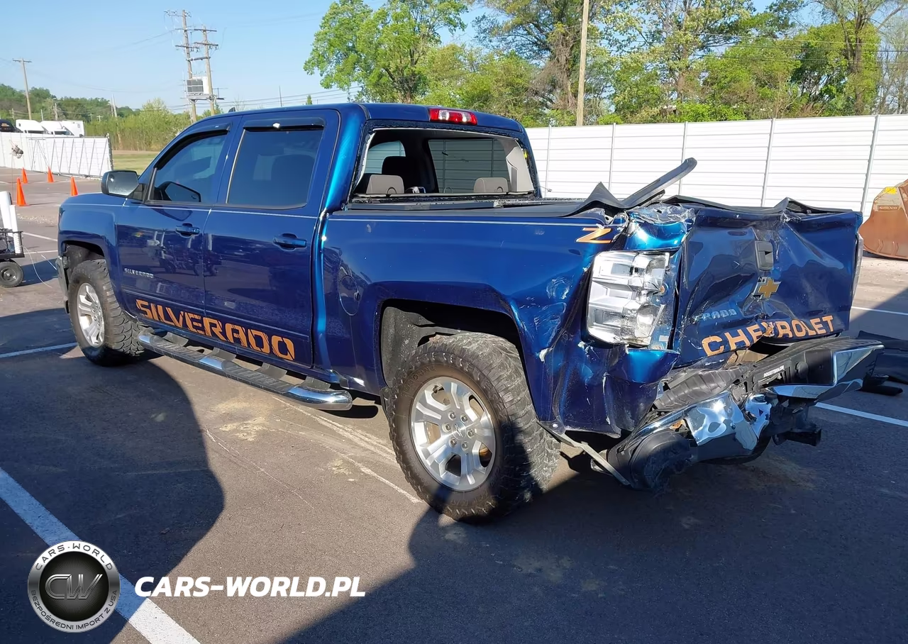 2018 Chevrolet Silverado 1500 2Lt VIN:3GCUKREC8JG405846 - 3
