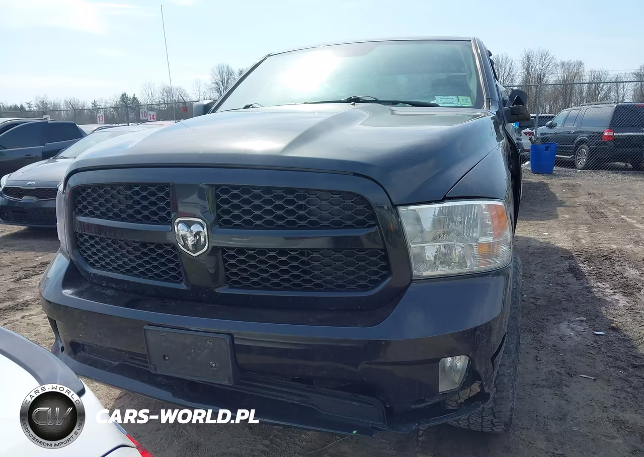 2018 Ram 1500 Express 4X4 6'4 Box VIN:1C6RR7FG3JS303118 - 13