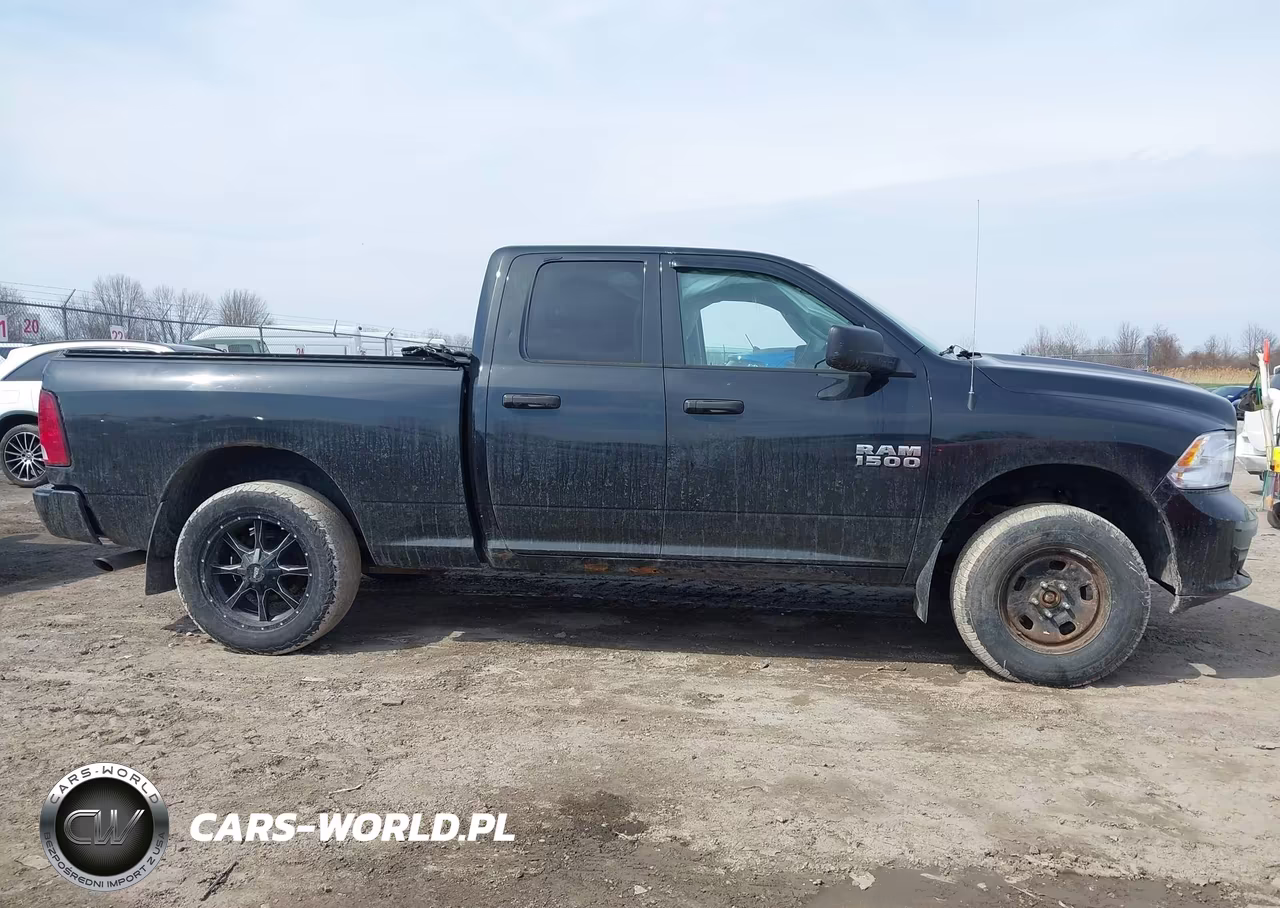 2018 Ram 1500 Express 4X4 6'4 Box VIN:1C6RR7FG3JS303118 - 14