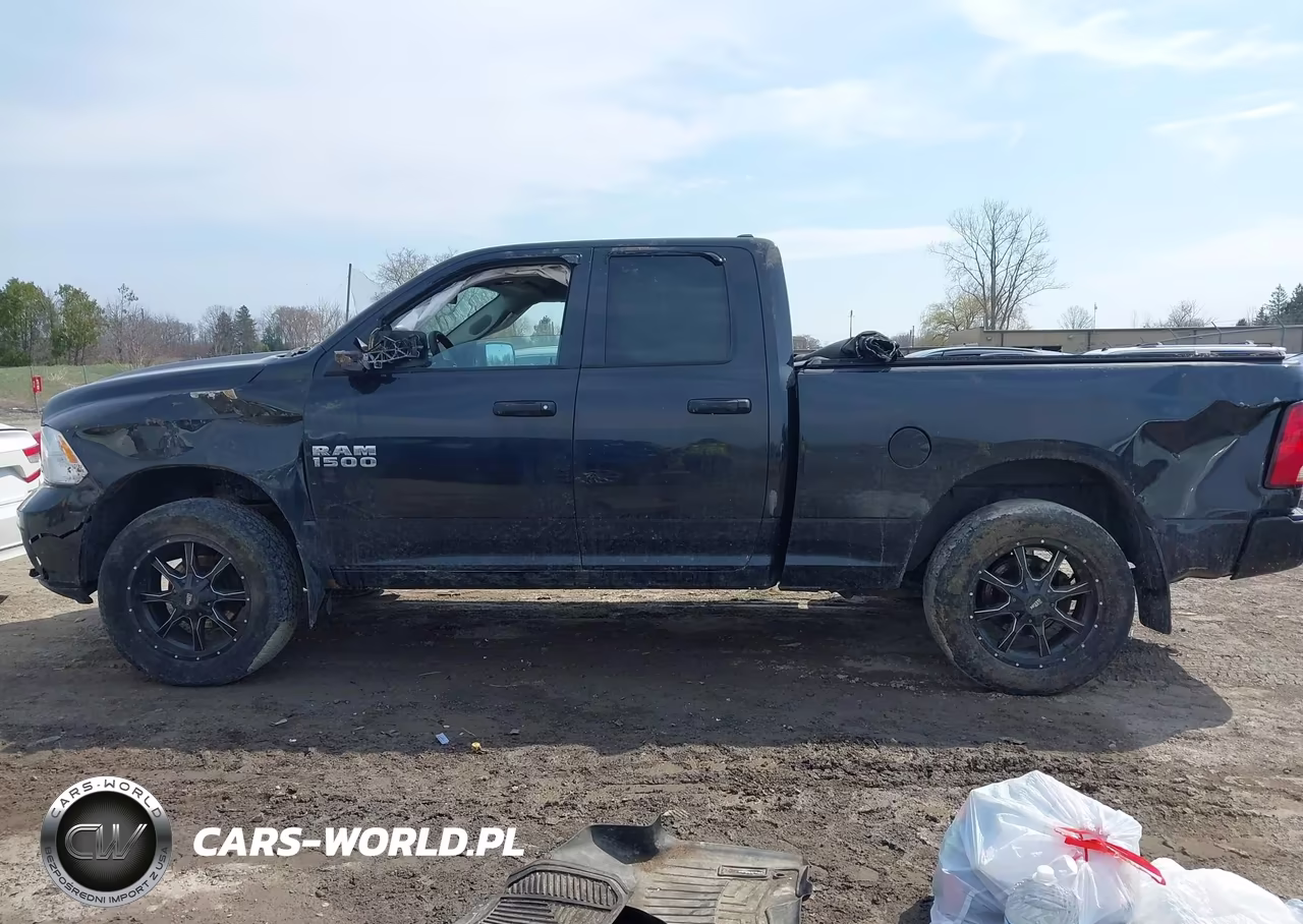 2018 Ram 1500 Express 4X4 6'4 Box VIN:1C6RR7FG3JS303118 - 15