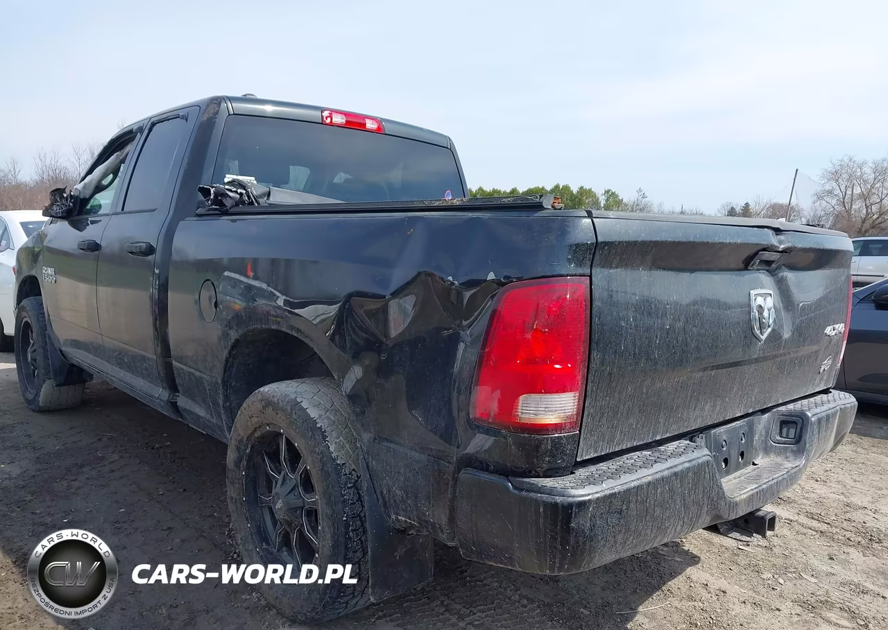 2018 Ram 1500 Express 4X4 6'4 Box VIN:1C6RR7FG3JS303118 - 3