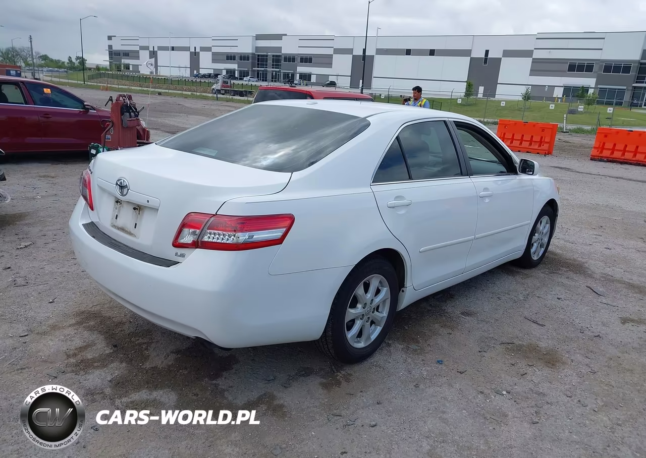 2011 Toyota Camry Le VIN:4T4BF3EK1BR134693 - 4