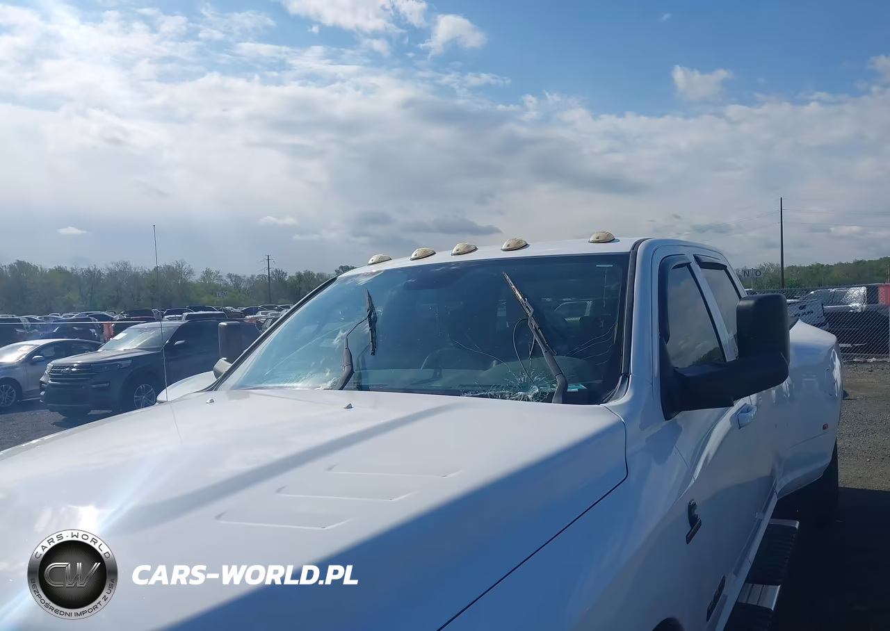2015 Ram 3500 Chassis Tradesman-Slt-Laramie VIN:3C7WRSCL5FG642853 - 11
