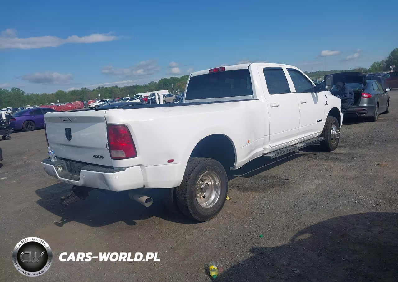 2015 Ram 3500 Chassis Tradesman-Slt-Laramie VIN:3C7WRSCL5FG642853 - 4