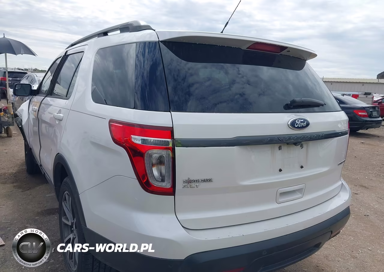 2015 Ford Explorer Xlt VIN:1FM5K7D89FGC62569 - 3