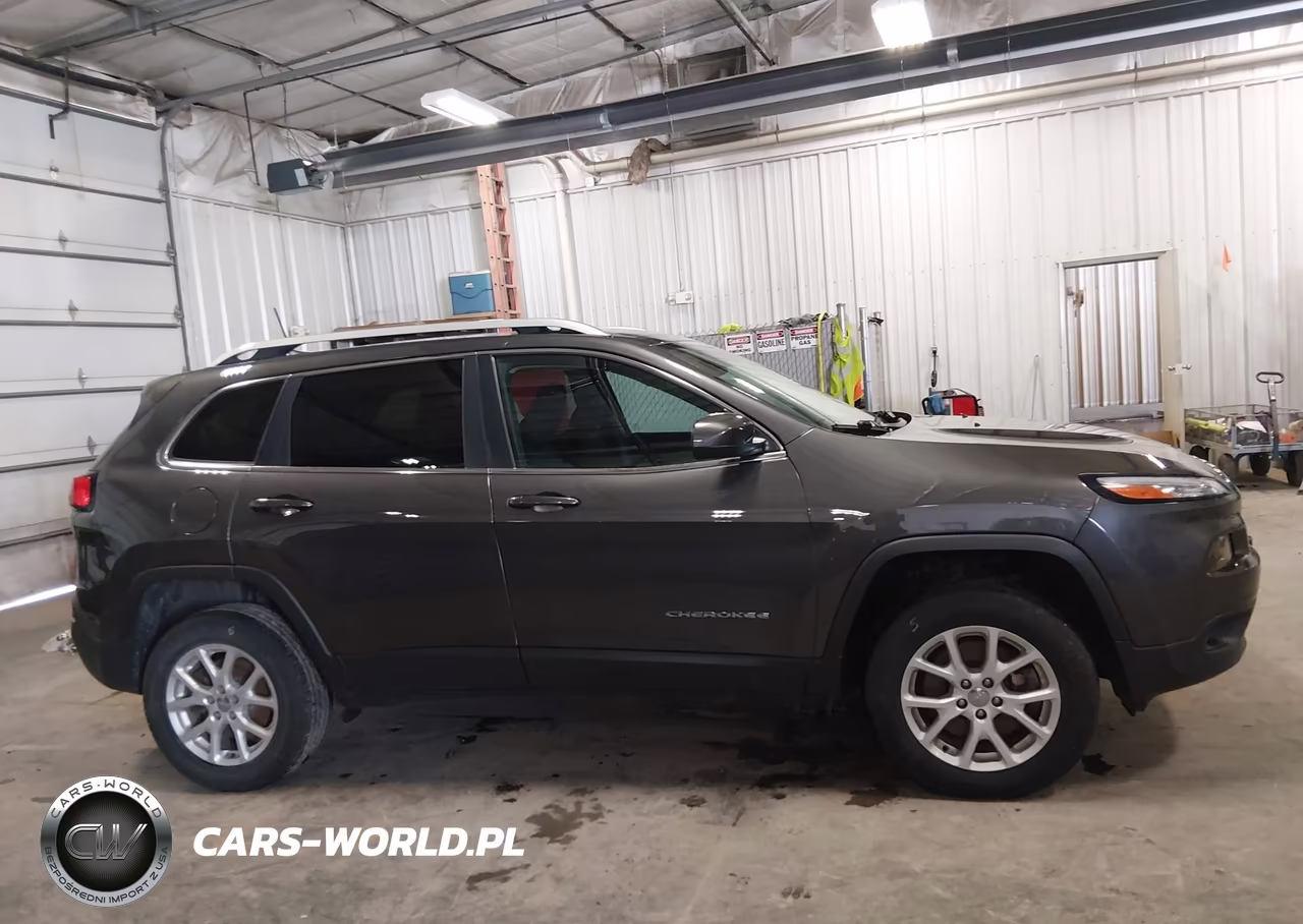 2017 Jeep Cherokee Latitude 4X4 VIN:1C4PJMCS5HD228662 - 13