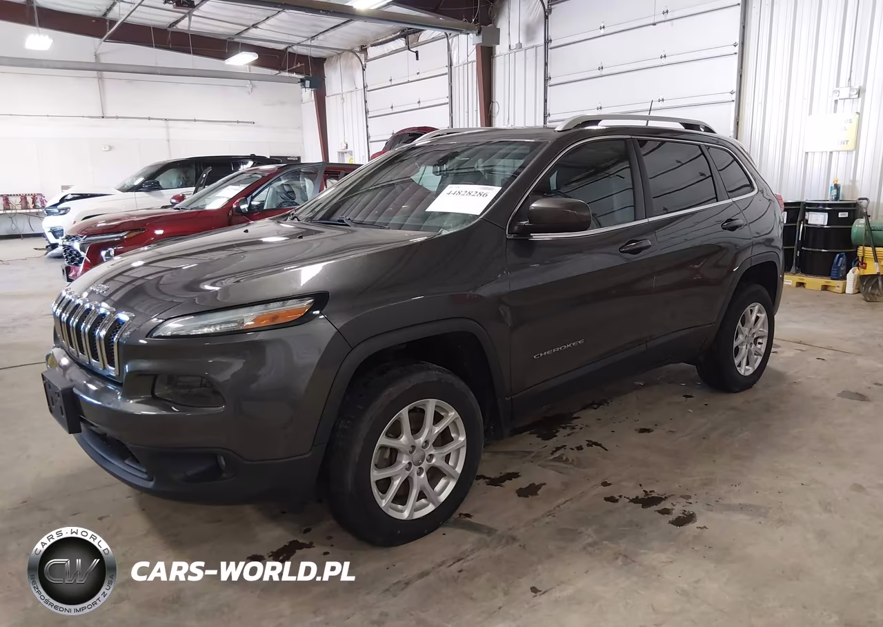 2017 Jeep Cherokee Latitude 4X4 VIN:1C4PJMCS5HD228662 - 2