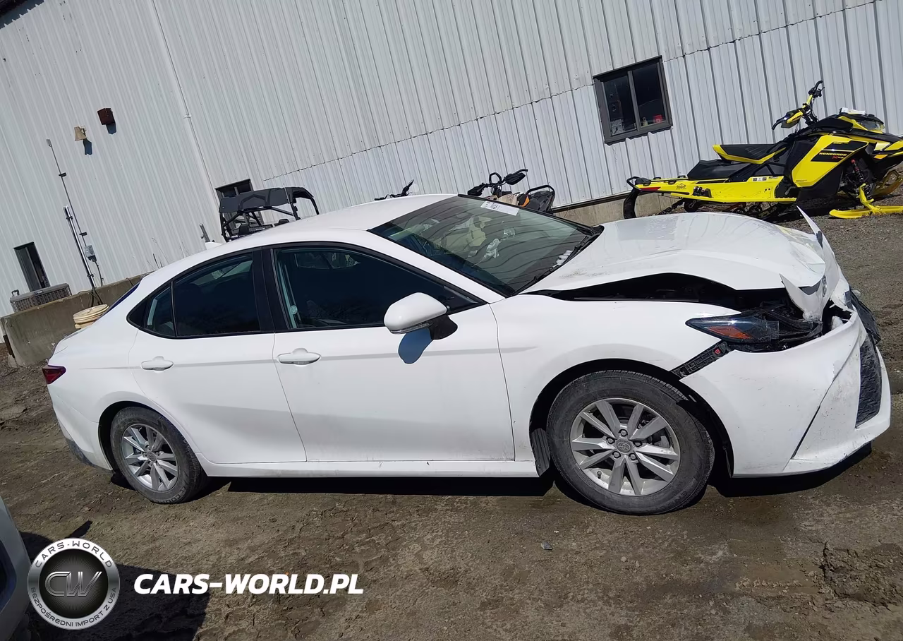 2025 Toyota Camry Le VIN:4T1DAACK5SU595811 - 13