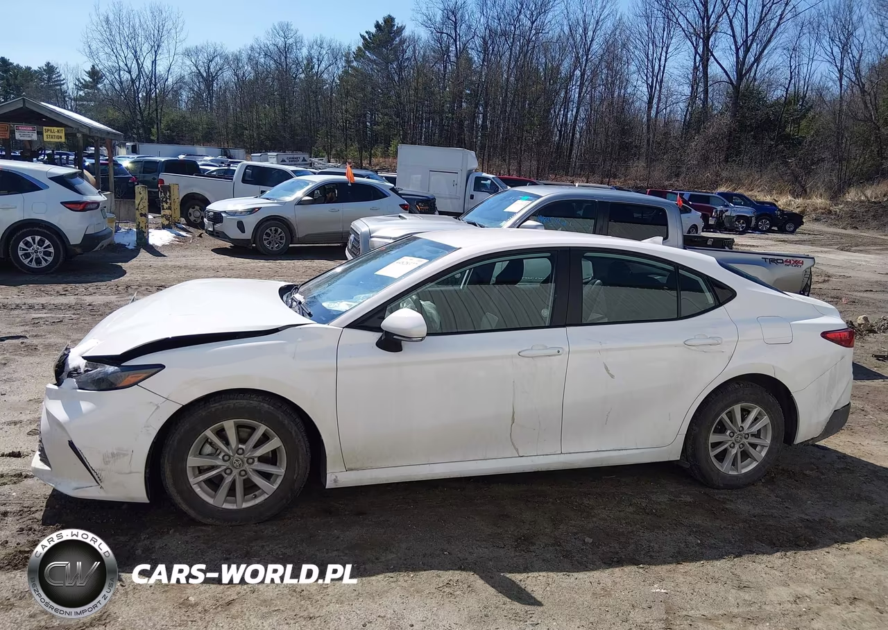 2025 Toyota Camry Le VIN:4T1DAACK5SU595811 - 14