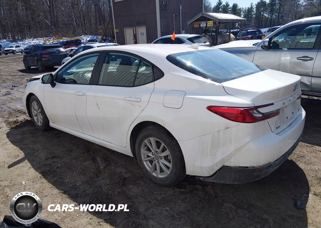2025 Toyota Camry Le VIN:4T1DAACK5SU595811 - 3
