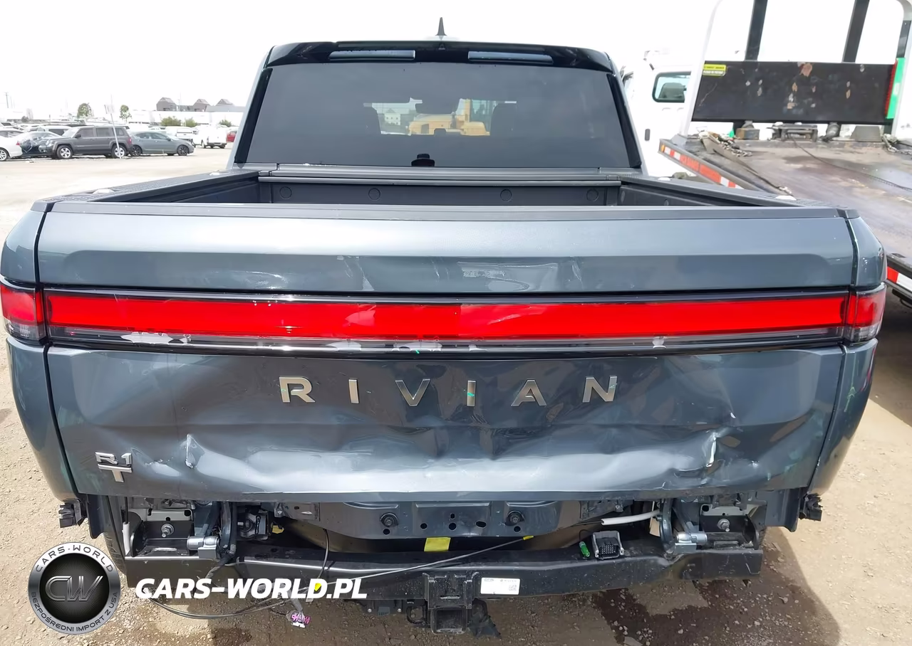 2024 Rivian R1T Adventure Dual Motor Large Pack-Adventure Dual Motor Perf Large Pack VIN:7FCTGBAA1RN033675 - 17